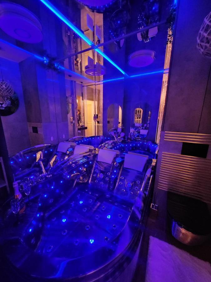 Warszawa Wola Wyjatkowe Studio Z Jacuzzi, Sauna I Fotelem Do Masazu - Exceptional Studio In Warsaw With Jacuzzi, Sauna And Massage Chair エクステリア 写真