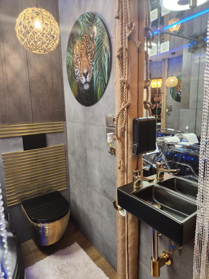 Warszawa Wola Wyjatkowe Studio Z Jacuzzi, Sauna I Fotelem Do Masazu - Exceptional Studio In Warsaw With Jacuzzi, Sauna And Massage Chair エクステリア 写真